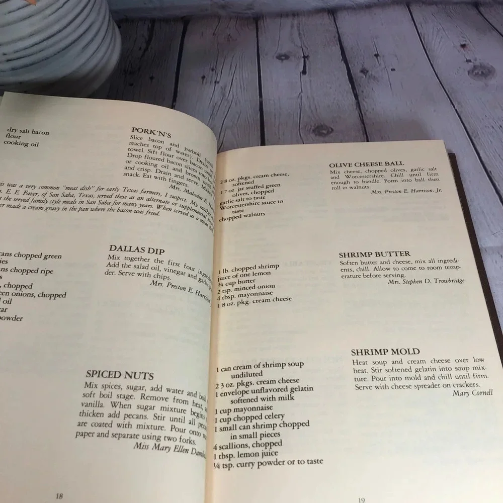 Vintage 1979 first edition THROUGH OUR KITCHEN DOOR cookbook